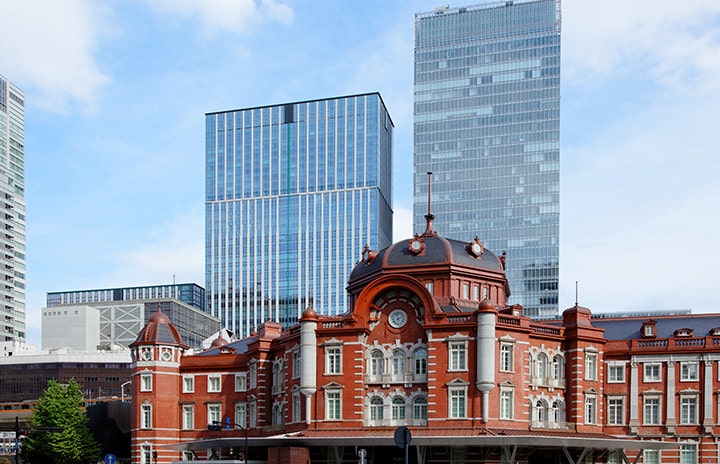 東京駅真横に位置する好立地のビル