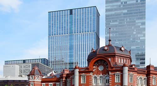 Servcorp Marunouch Trust Tower - Main shown with Tokyo Station