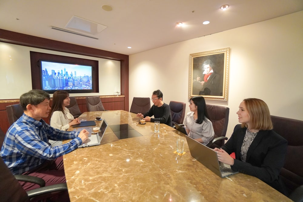 日比谷の役員会議室