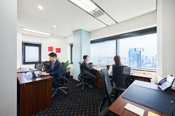 Servcorp Twin21 MID Tower Office