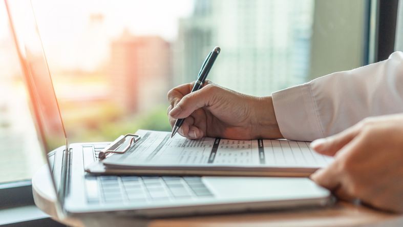 Reviewing your employement contract in Japan
